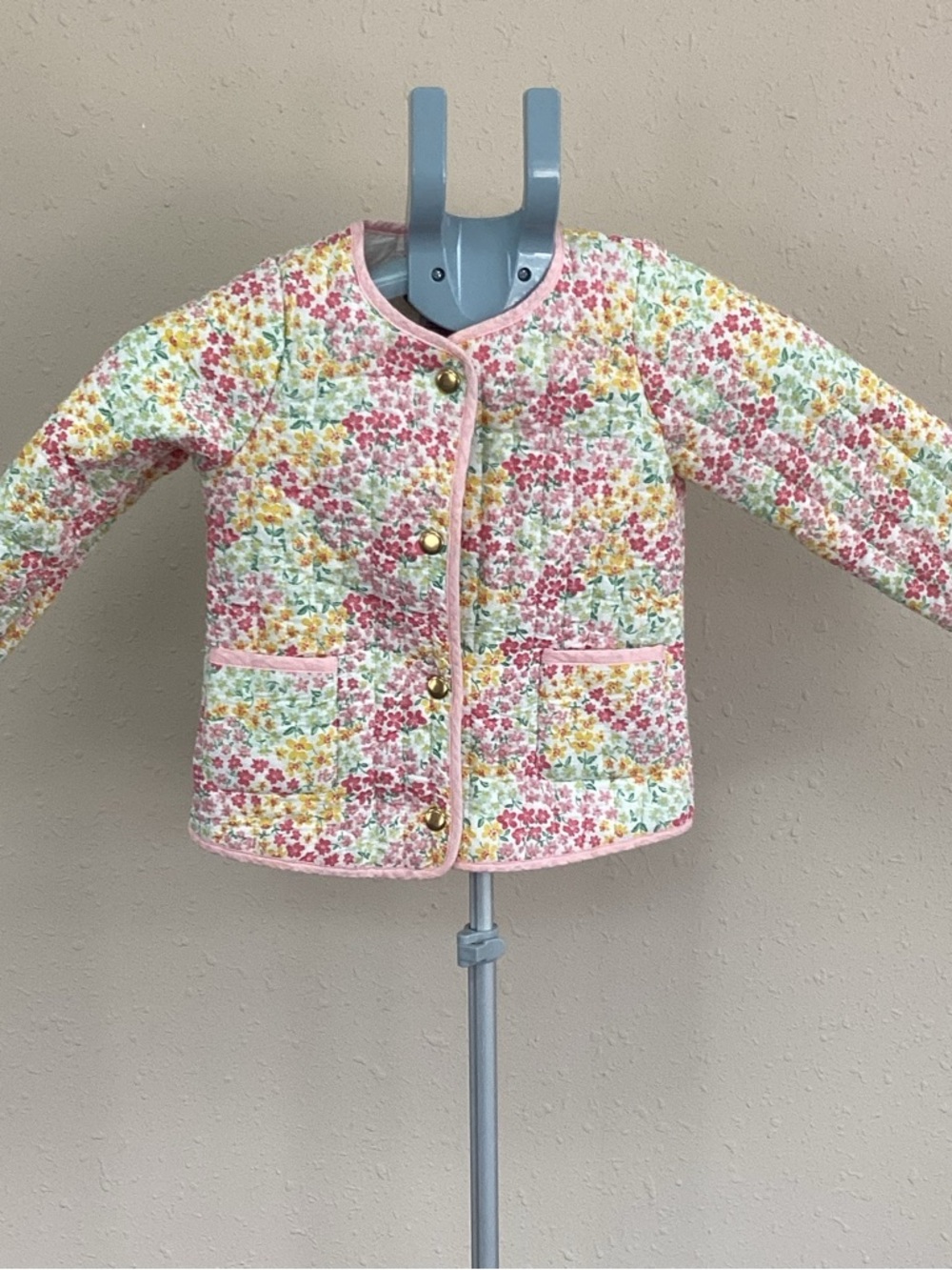 cupcakes & cashmere Pink Multi Floral Quilted Jacket ADORABLE!